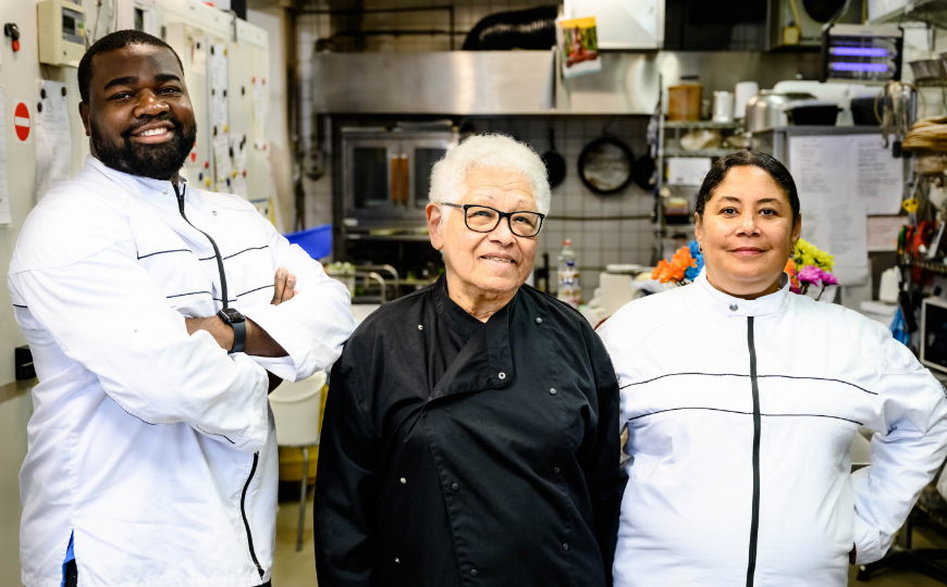 afbeelding van catering bijlmer food collective surinaams buffet