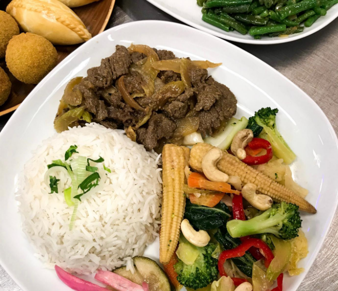 amsterdam bijlmer food collective catering verenigde foodondernemers amsterdam zuidoost surinaams buffet
